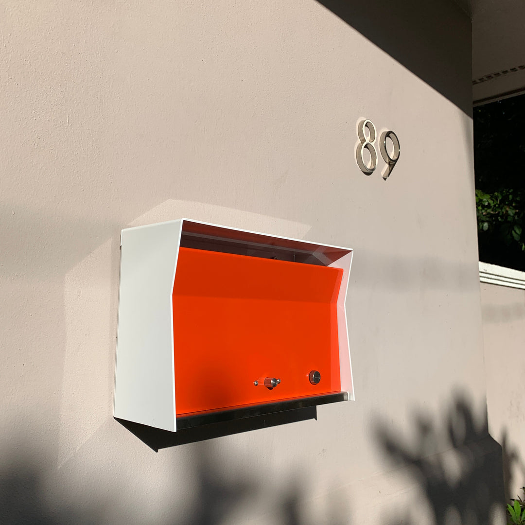 Locking Wall Mount Mailbox - White