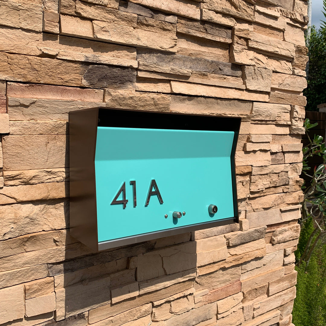 Locking Wall Mounted Mailbox - Brown