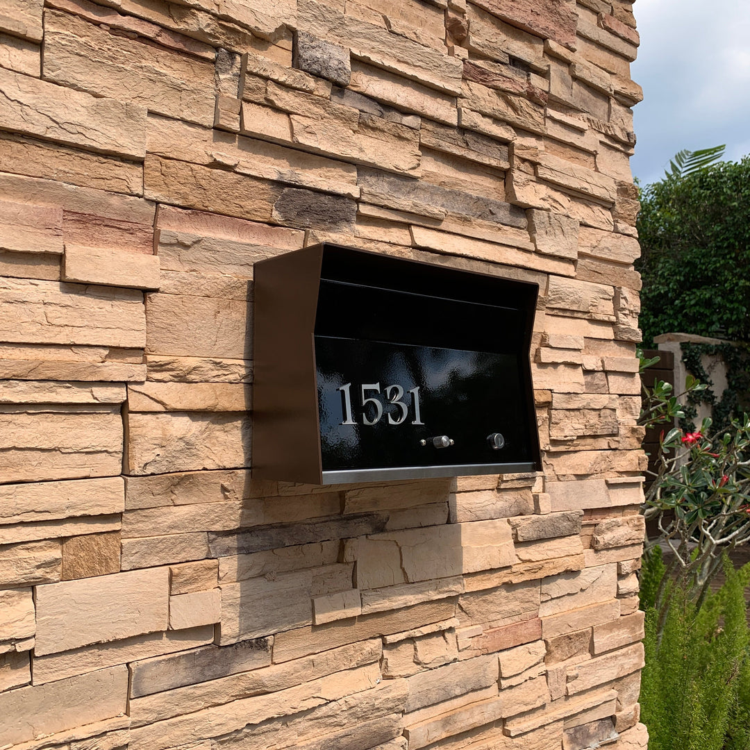 Locking Wall Mounted Mailbox - Brown