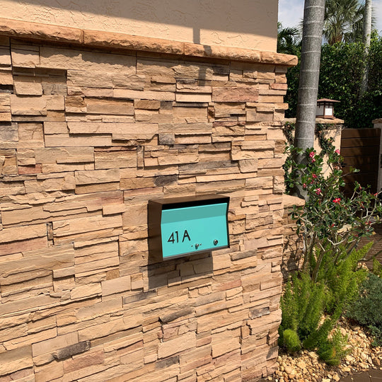 Locking Wall Mounted Mailbox - Brown