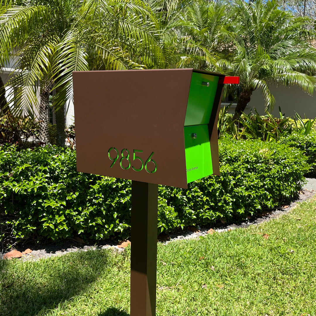 The Retrobox Locking Package Dropbox in - Coconut Exterior Color