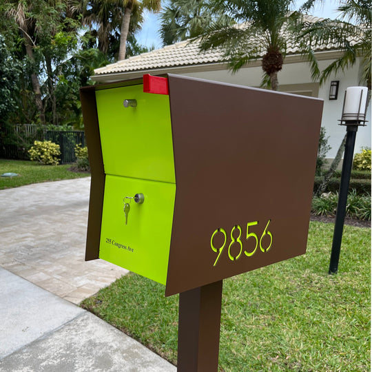 The Retrobox Locking Package Dropbox in - Coconut Exterior Color