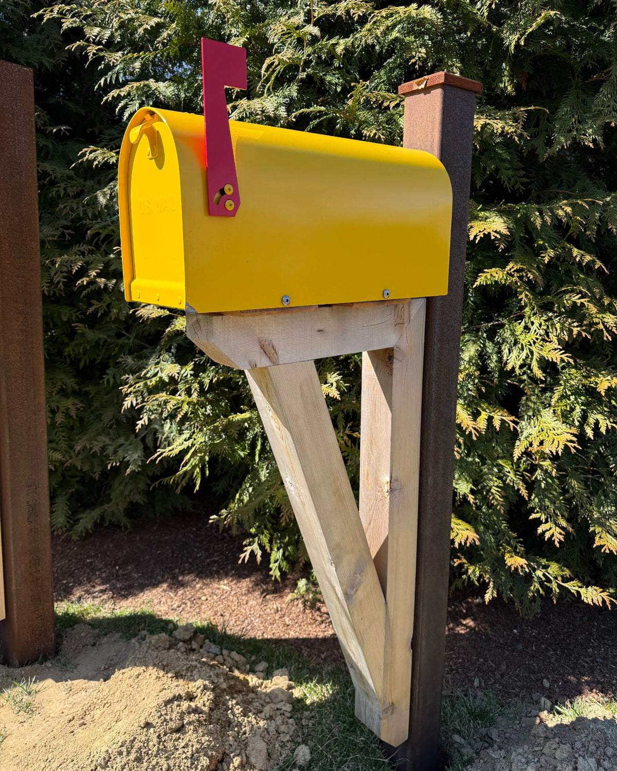 Break Away Mailbox & Post Set No. 006